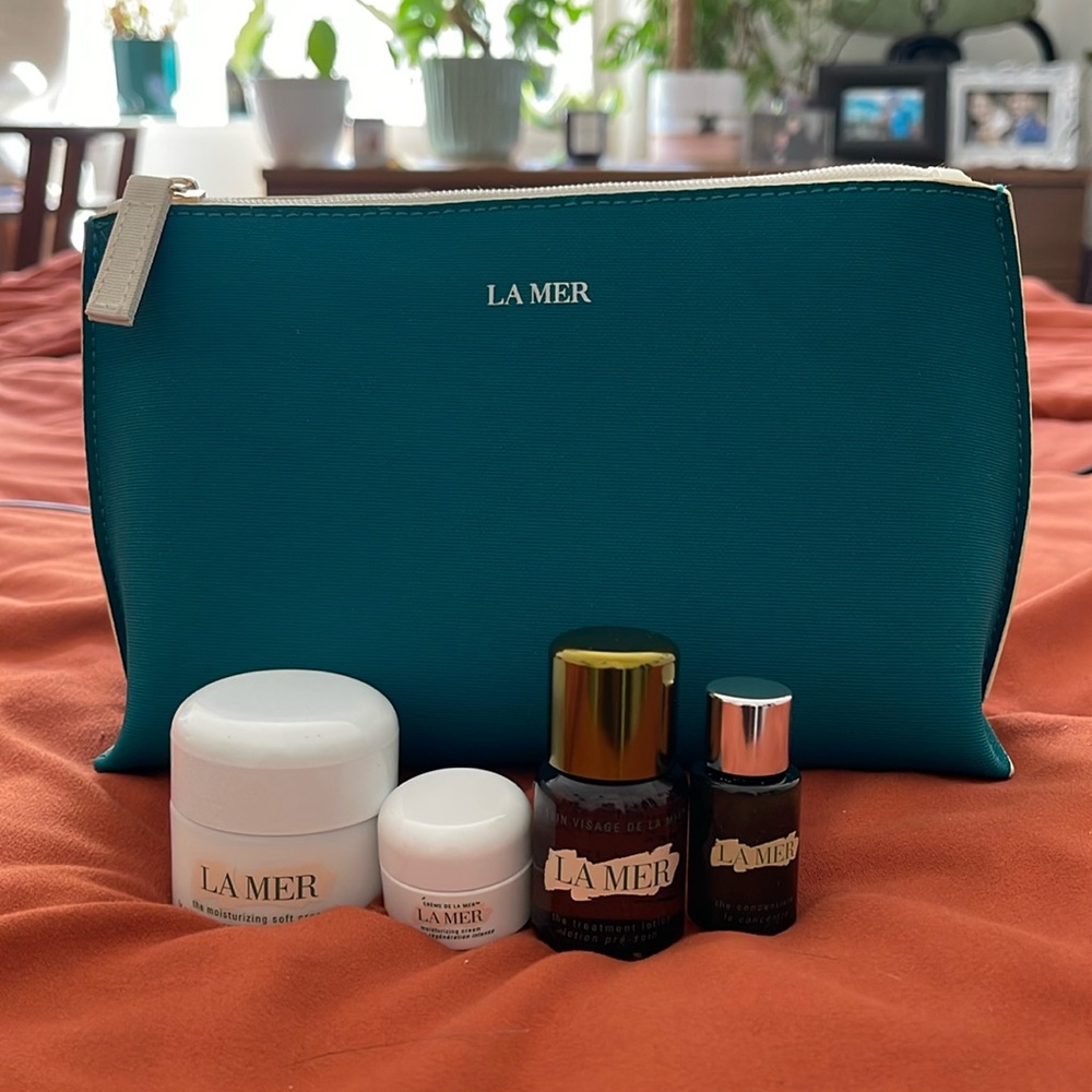 La Mer Travel Bag & Deluxe Samples